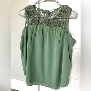 GAP green crocheted top women’s M